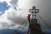 90 Croce di vetta del Pizzo Tre Signori (2554 m)